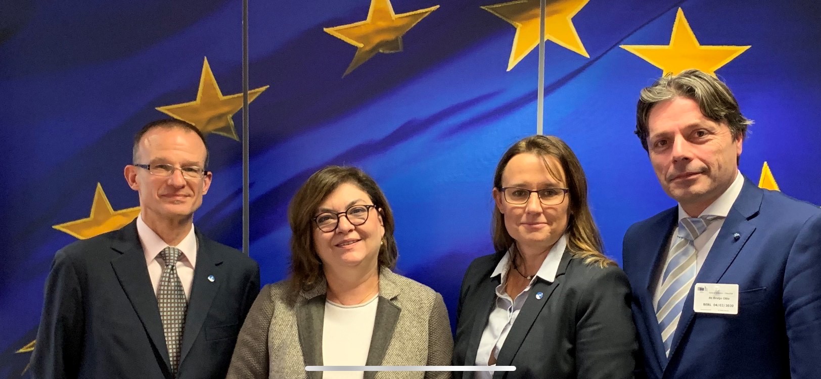 v.l.n.r: Philip von Schöppenthau (ECA Secretary General), Adina Vălean (EU Verkehrskommissarin), Tanja Harter (ECA Technical Affairs Director) und Otjan de de Bruijn (ECA Vice President)